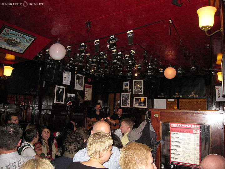 temple-pub-singers