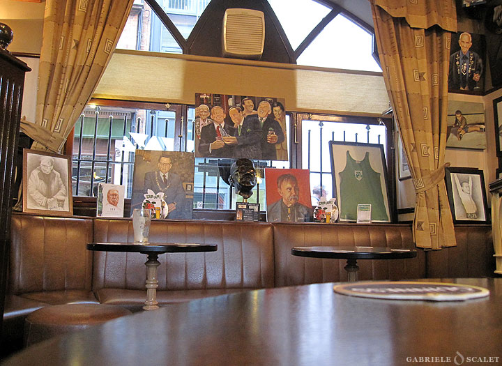 bittles bar inside